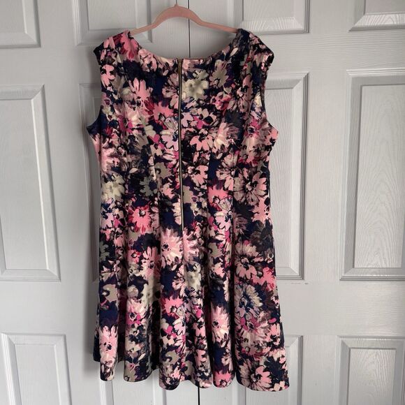 Taylor Woman Size 20W Pink Navy Floral Fit & Flare Dress Pockets Stretch - Picture 3 of 8